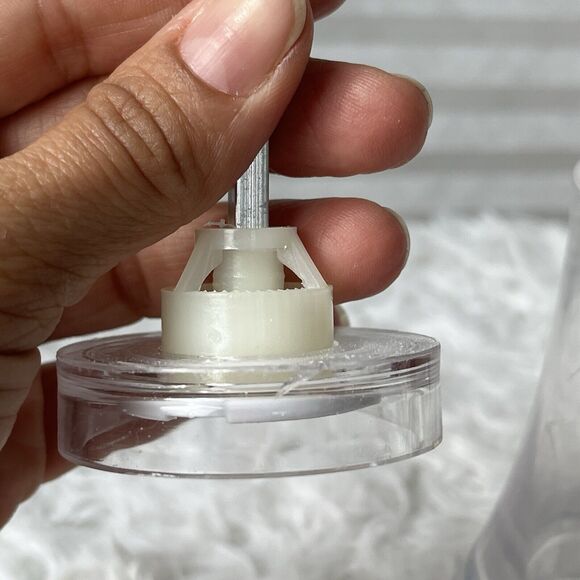 Cole & Mason Lucite Acrylic Pepper/salt Grinder, Used, average condition. - Picture 12 of 14